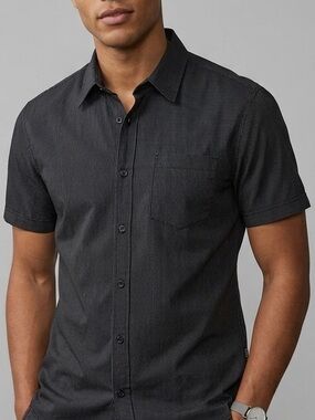 MEXX Short-Sleeve Button-Up Shirt in Charcoal Black